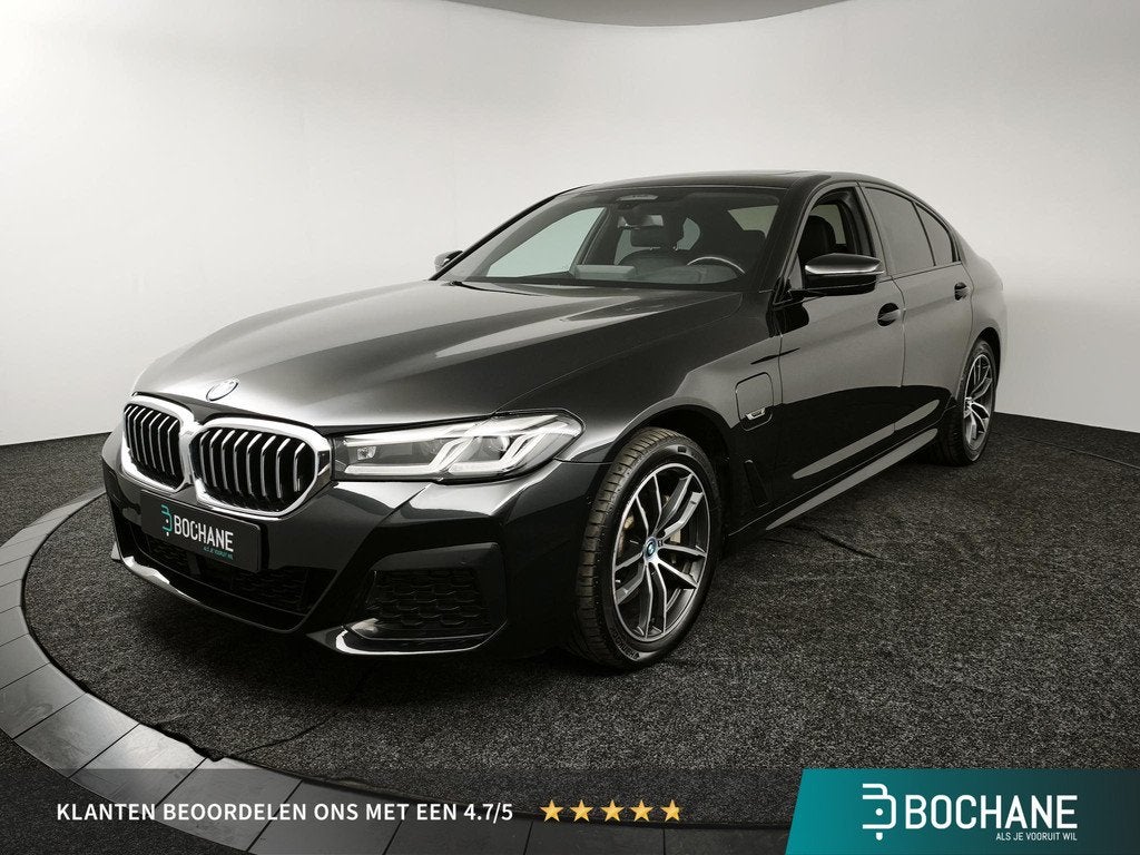 BMW 5-serie 530e xDrive High Executive | Harman Kardon | Pan, Auto's, 1998 cc, Gebruikt, 4 cilinders, Zwart