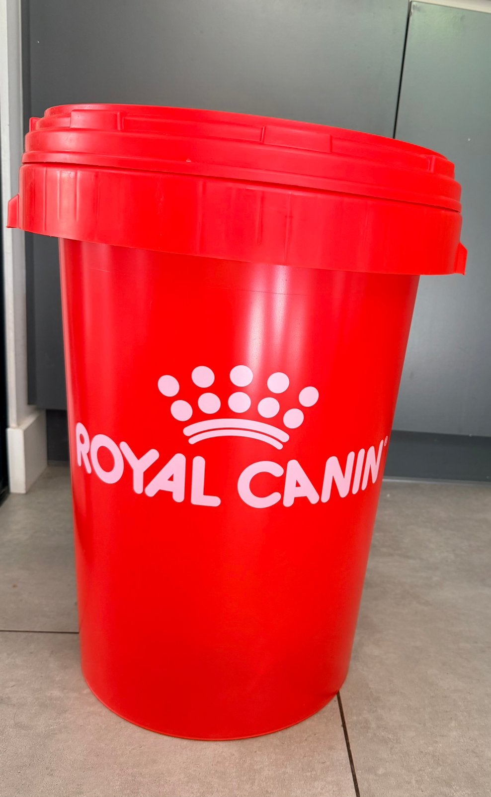 Voerton royal canin, Ophalen, Hond