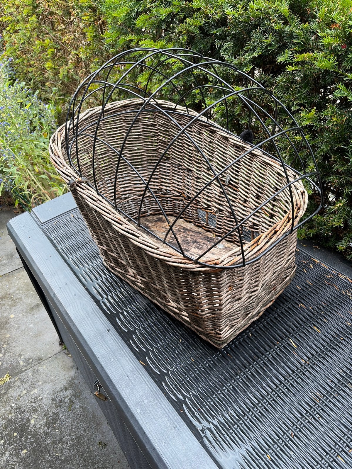 Grote rieten fietsmand met rek voor huisdier 50x38, Ophalen, Gebruikt, Fietsmand