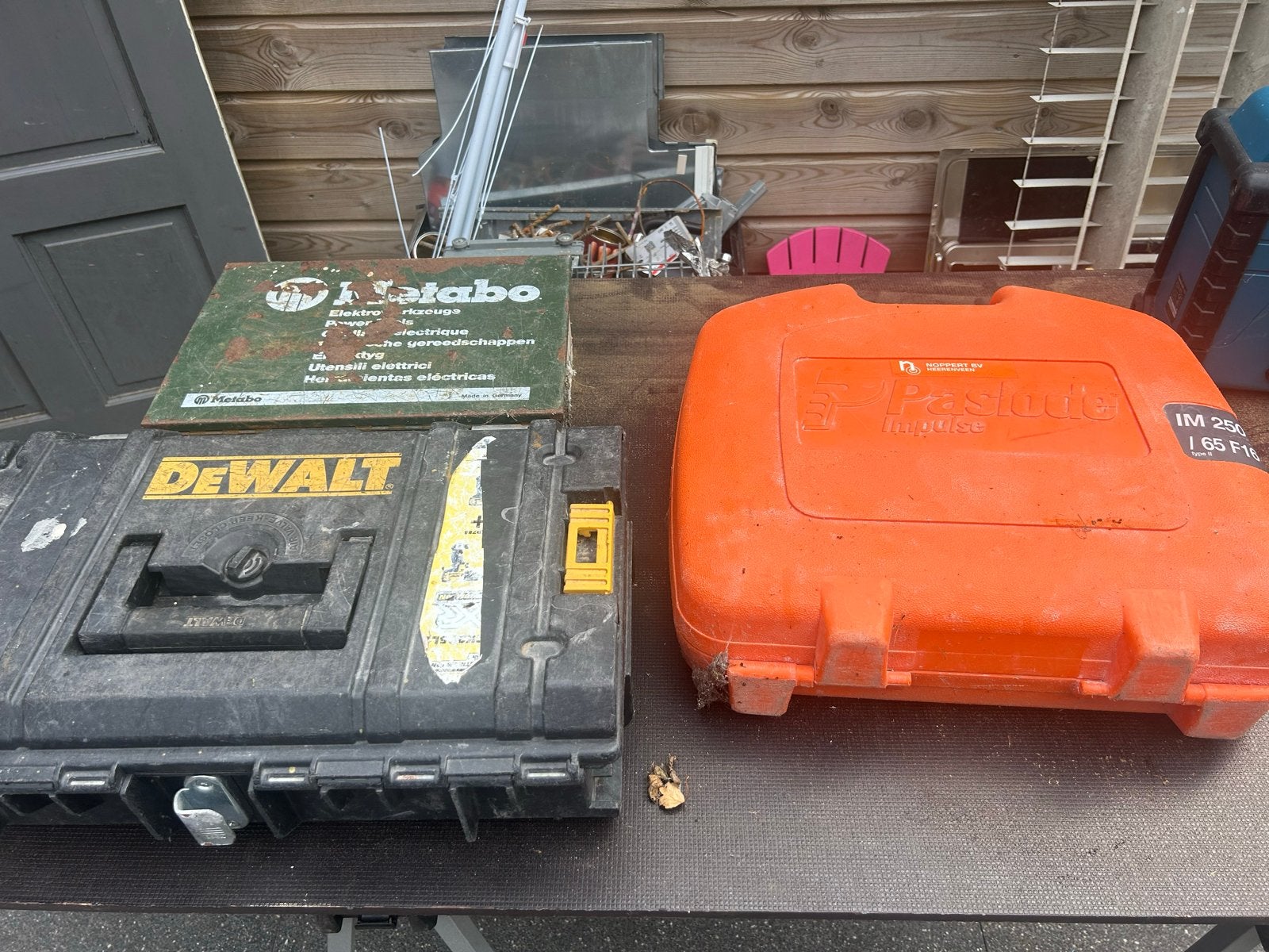 Diverse lege gereedschapskoffers (DeWalt, Paslode), Ophalen of Verzenden, Gebruikt