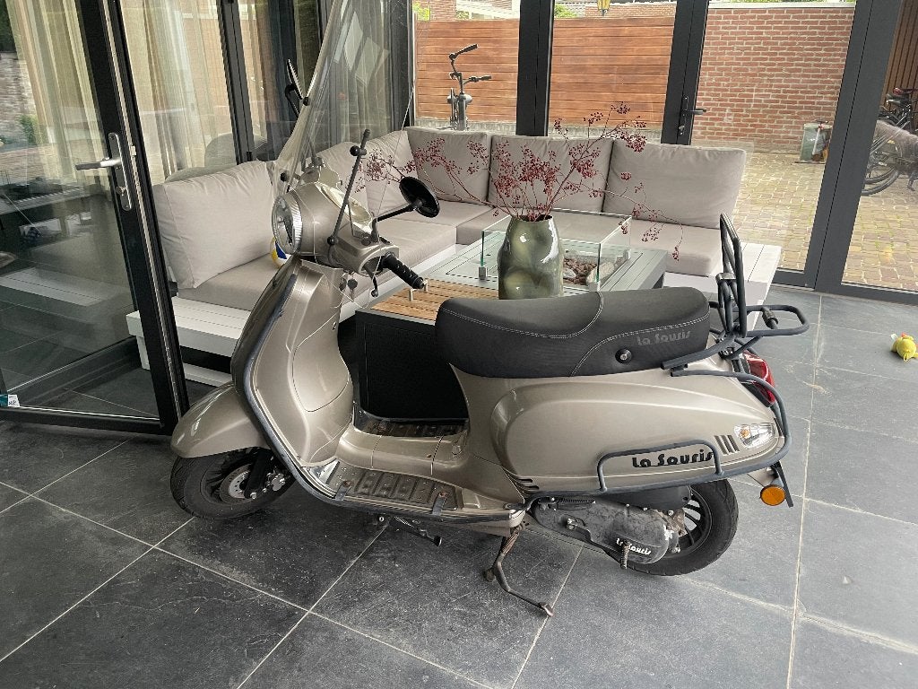 La Souris Scooter, Fietsen en Brommers, Scooters | Overige merken, Ophalen, Zo goed als nieuw, Benzine, La souris, sourini