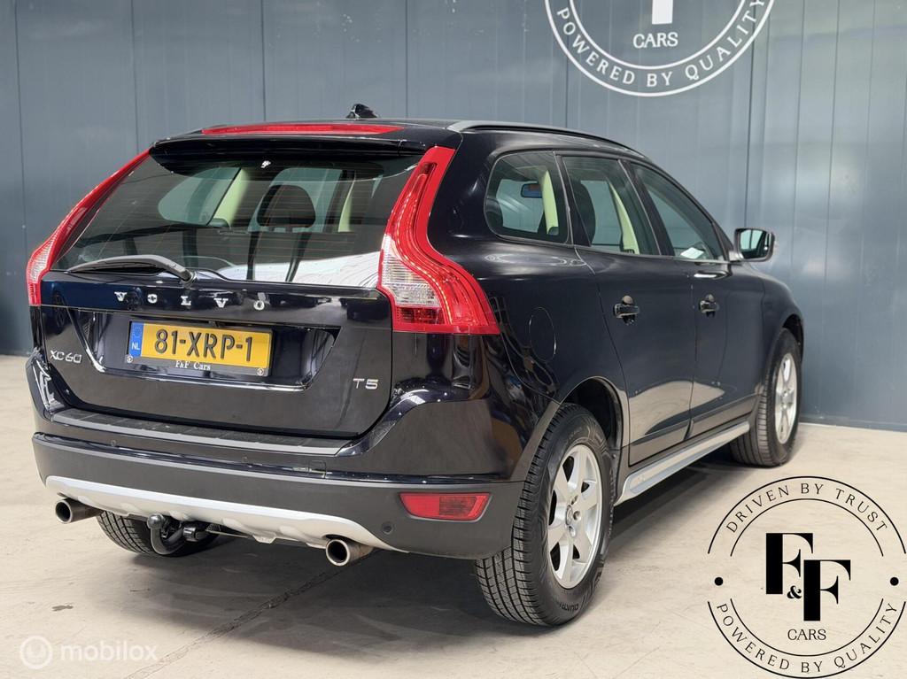 Volvo XC60 2.0 T5 Ocean Race|Camera|Carplay|Trekhaak|NAP, Euro 5, Stof, Zwart, 4 cilinders