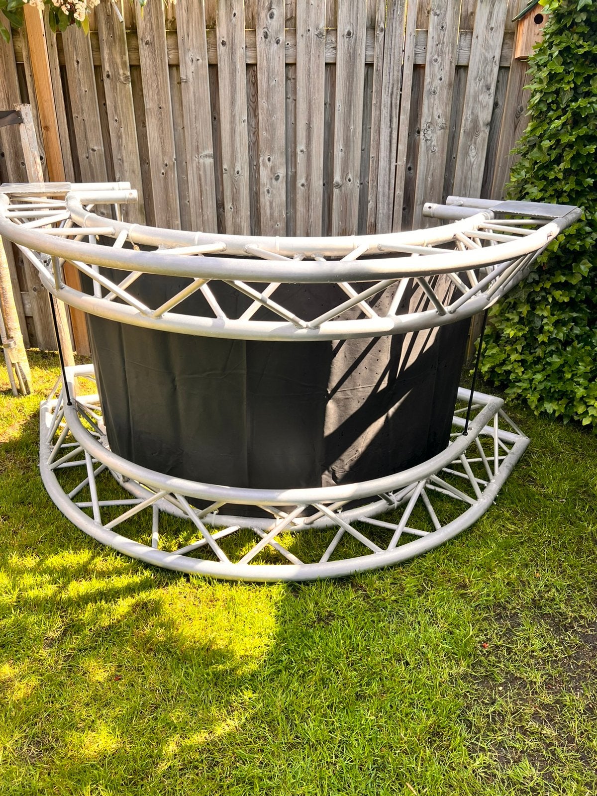 Trust dj booth uniek rond, Ophalen of Verzenden, Zo goed als nieuw