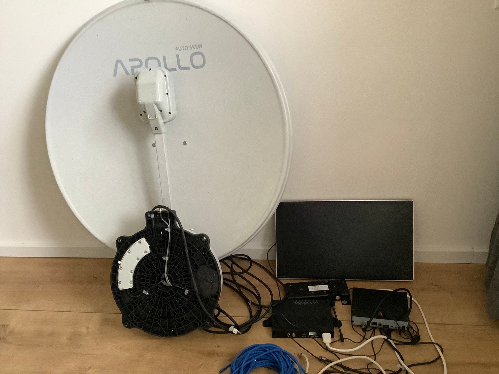 Apollo automatische schotelantenne 90 cm camper, caravan, Caravans en Kamperen, Ophalen