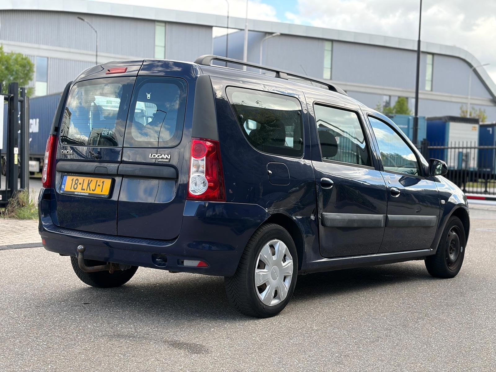 Dacia Logan MCV 1.6-16V Lauréate 7p. Export, Stof, Gebruikt, Blauw, 7 stoelen