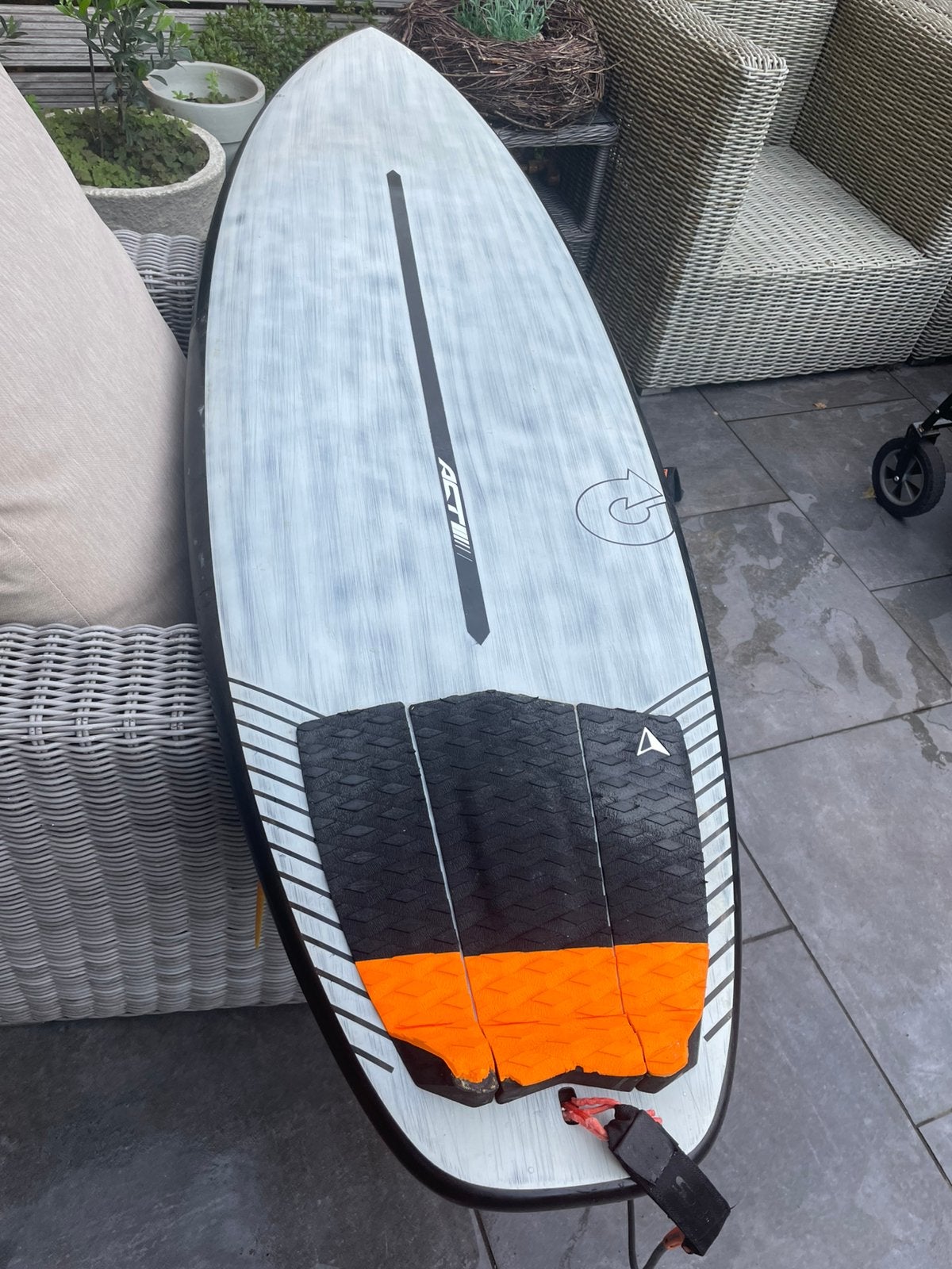 Torq PGR ACT 5’10 surfboard / surfplank