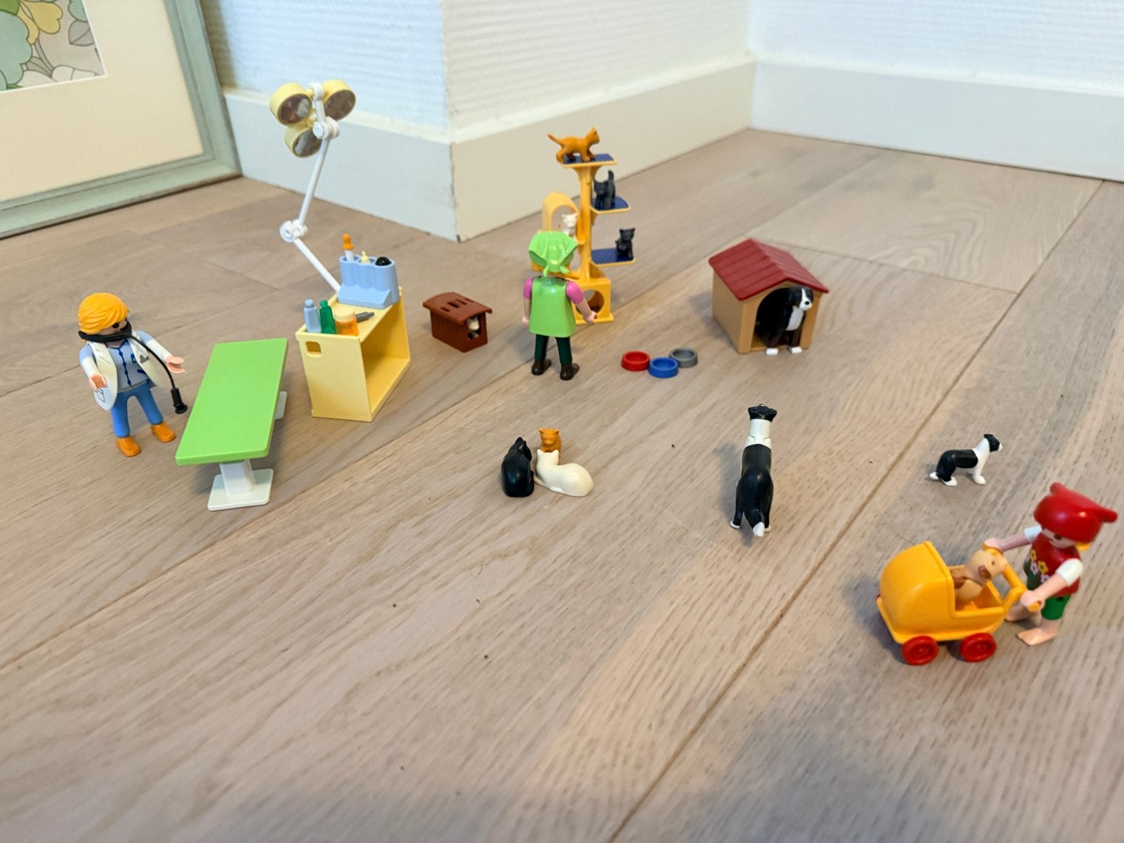Playmobil Dierenkliniek met accessoires, Ophalen of Verzenden, Gebruikt, Complete set