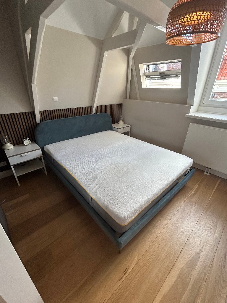 Mooi bedframe donkerblauw 160x200, Ophalen, Tweepersoons, Zo goed als nieuw, Bedbodem