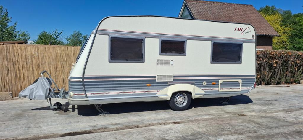LMC Luxus 470, Caravans en Kamperen, Caravans, Hefbed, Rondzit, Koelkast, Particulier