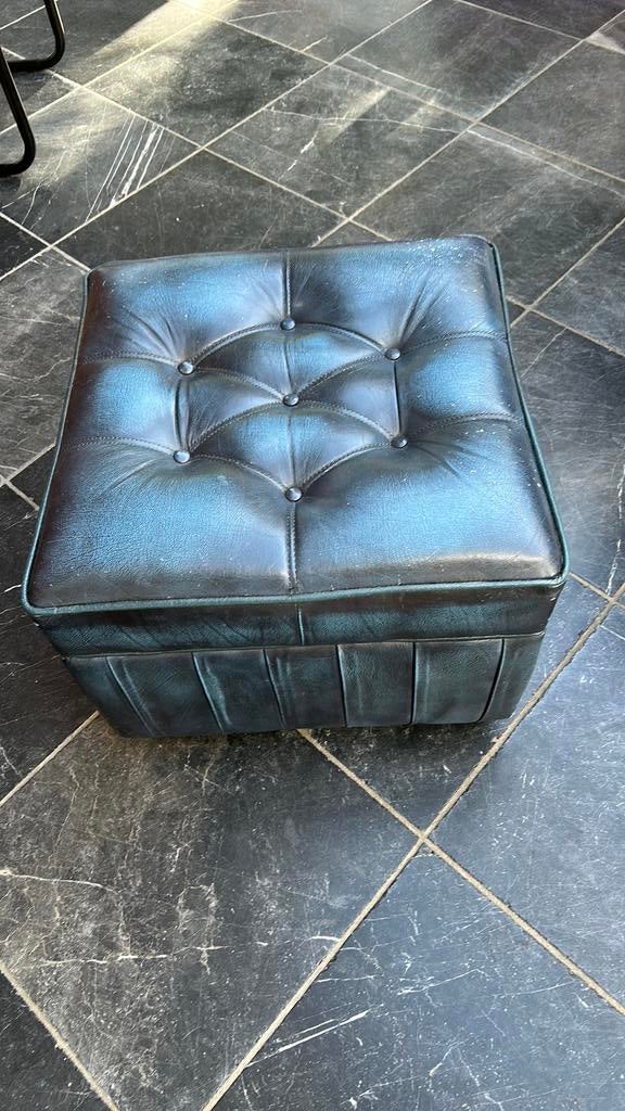 Chesterfield poef voetenbankje, Ophalen of Verzenden, Zo goed als nieuw, Minder dan 50 cm