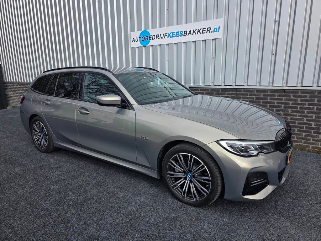 BMW 3-serie Touring 320e M Sport M Sport Pano|Stoel/stuur ve, Auto's, BMW, Automaat, 1998 cc, Gebruikt, 4 cilinders