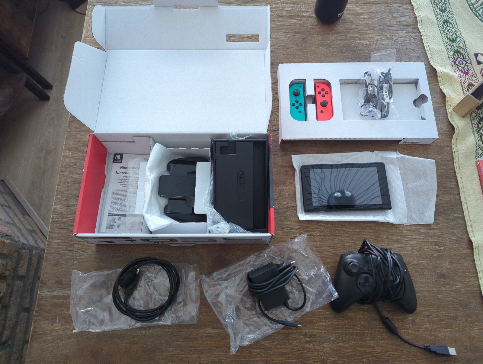 Nintendo Switch met Metroid Prime 4 Beyond, Spelcomputers en Games, Spelcomputers | Nintendo Switch, Met 2 controllers, Ophalen