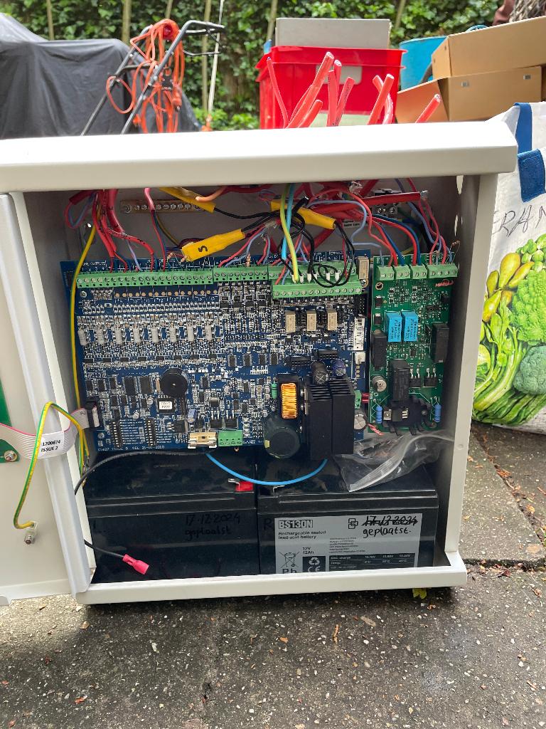 brandmeldinstallatie, Ophalen, Detector, Sensor of Melder, Zo goed als nieuw, Alarmoproep bij centrale