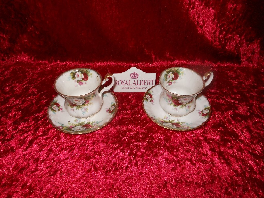 Royal Albert dameskop en schotel Celebration, Ophalen of Verzenden, Gebruikt, Porselein, Kop en/of schotel