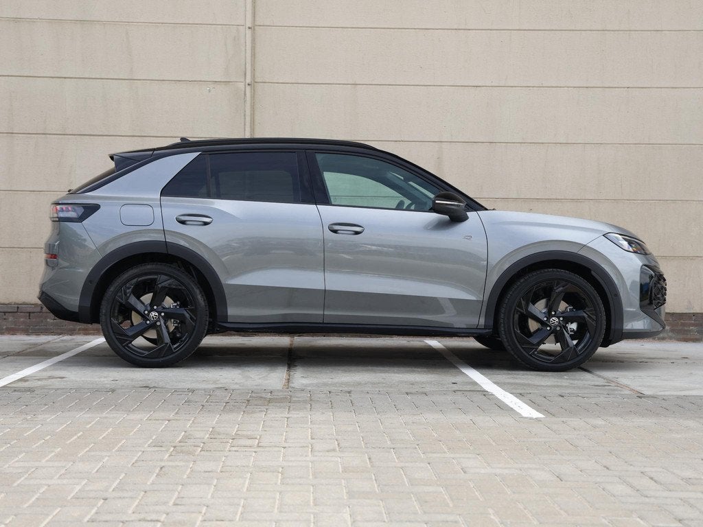 Volkswagen T-Roc R-Line First Edition 1.5 eTSI 110 kW / 150, Auto's, Volkswagen, 1374 kg, Stof, 1498 cc, 4 cilinders