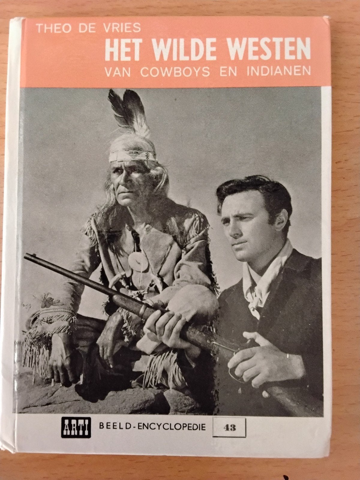 Het Wilde Westen - Van Cowboys en Indianen ARTI beeld encycl, Boeken, Ophalen of Verzenden, Zo goed als nieuw, Theo de Vries