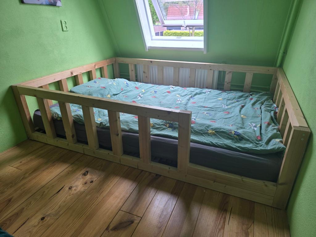 Groot & stevig Montessori vloerbed 140x200 + lattenbodem, Ophalen, 180 cm of meer, 100 cm of meer, Lattenbodem