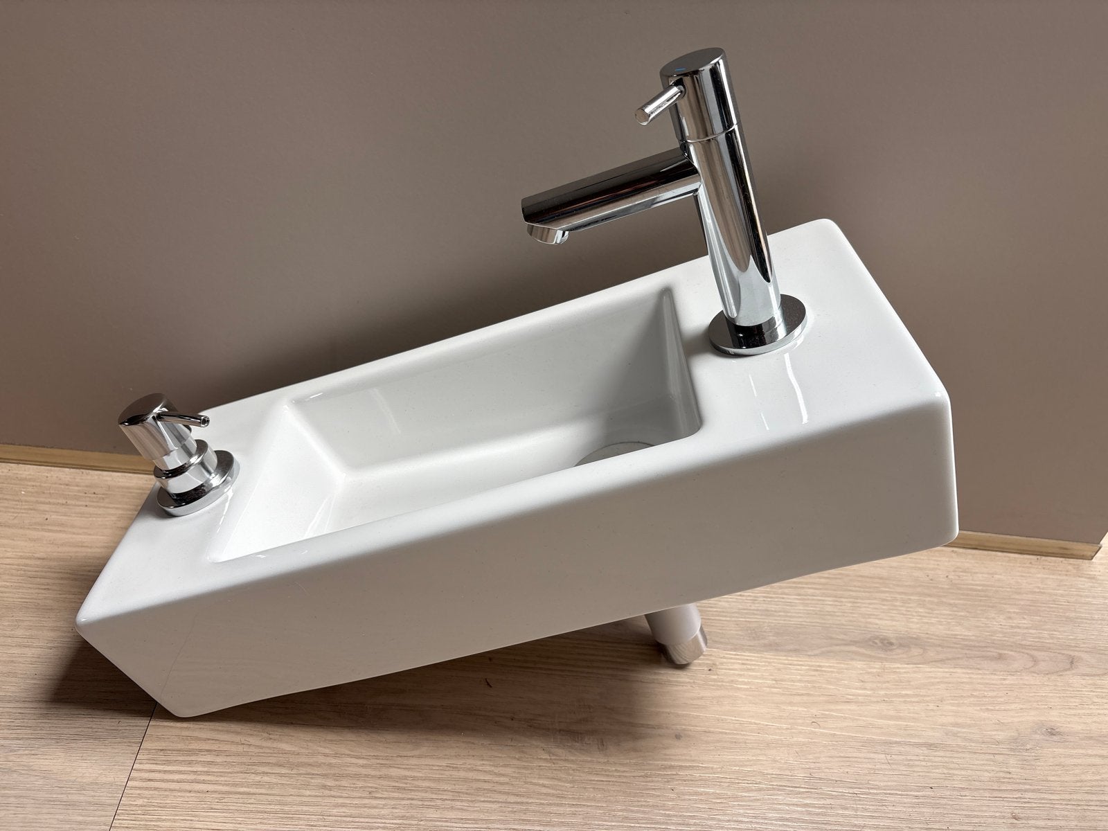 Gloednieuw fonteintje met kraan, afvoer en zeepdispenser, Ophalen of Verzenden, Nieuw, Chroom, Wastafel