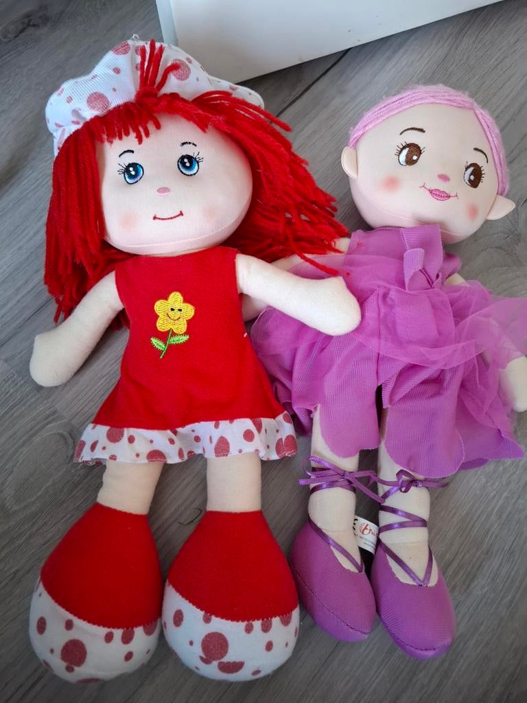 2 stoffen poppen - roodharig en ballerina, Ophalen, Gebruikt, Overige typen