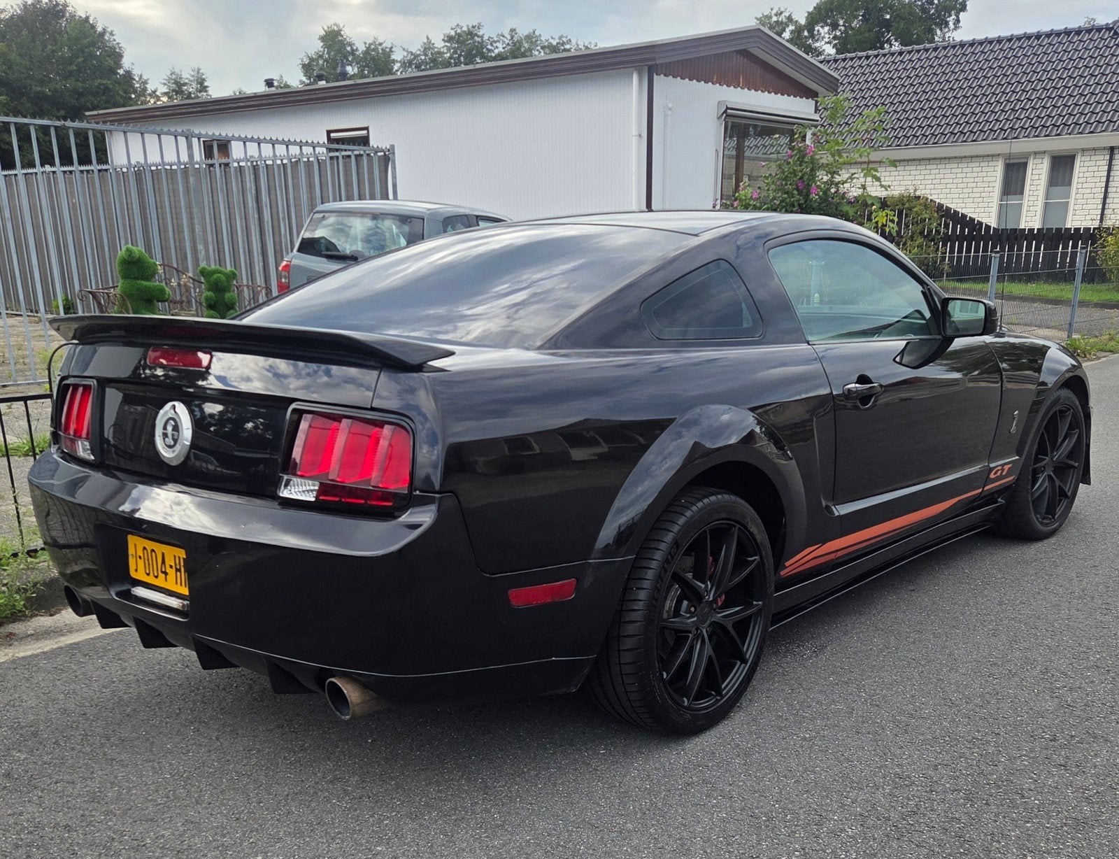 Ford mustang 2007 Zwart 4.6 gt shelby look, Auto's, 4 stoelen, Zwart, Particulier, Geïmporteerd