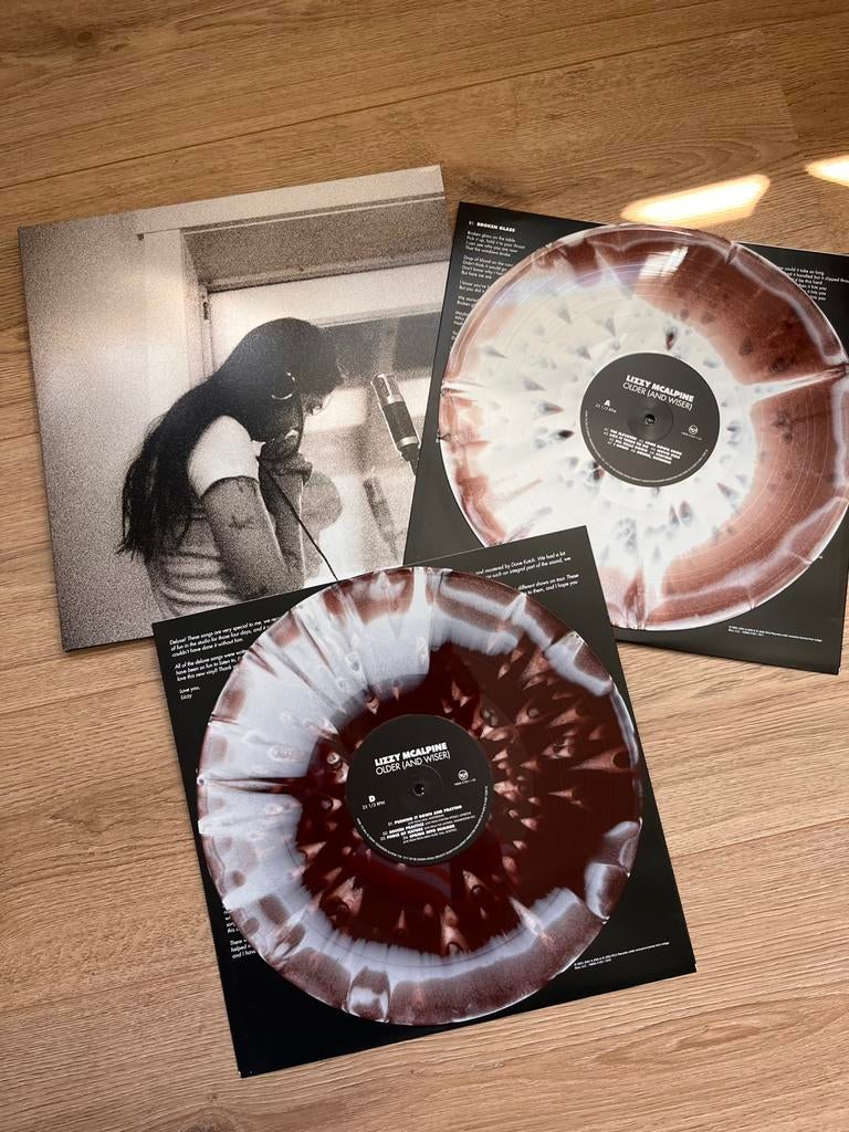 Nieuw! Lizzy McAlpine older and wiser vinyl Blood - Records, Cd's en Dvd's, Vinyl | Pop, Nieuw in verpakking, Dubbel-LP, 2020 tot heden