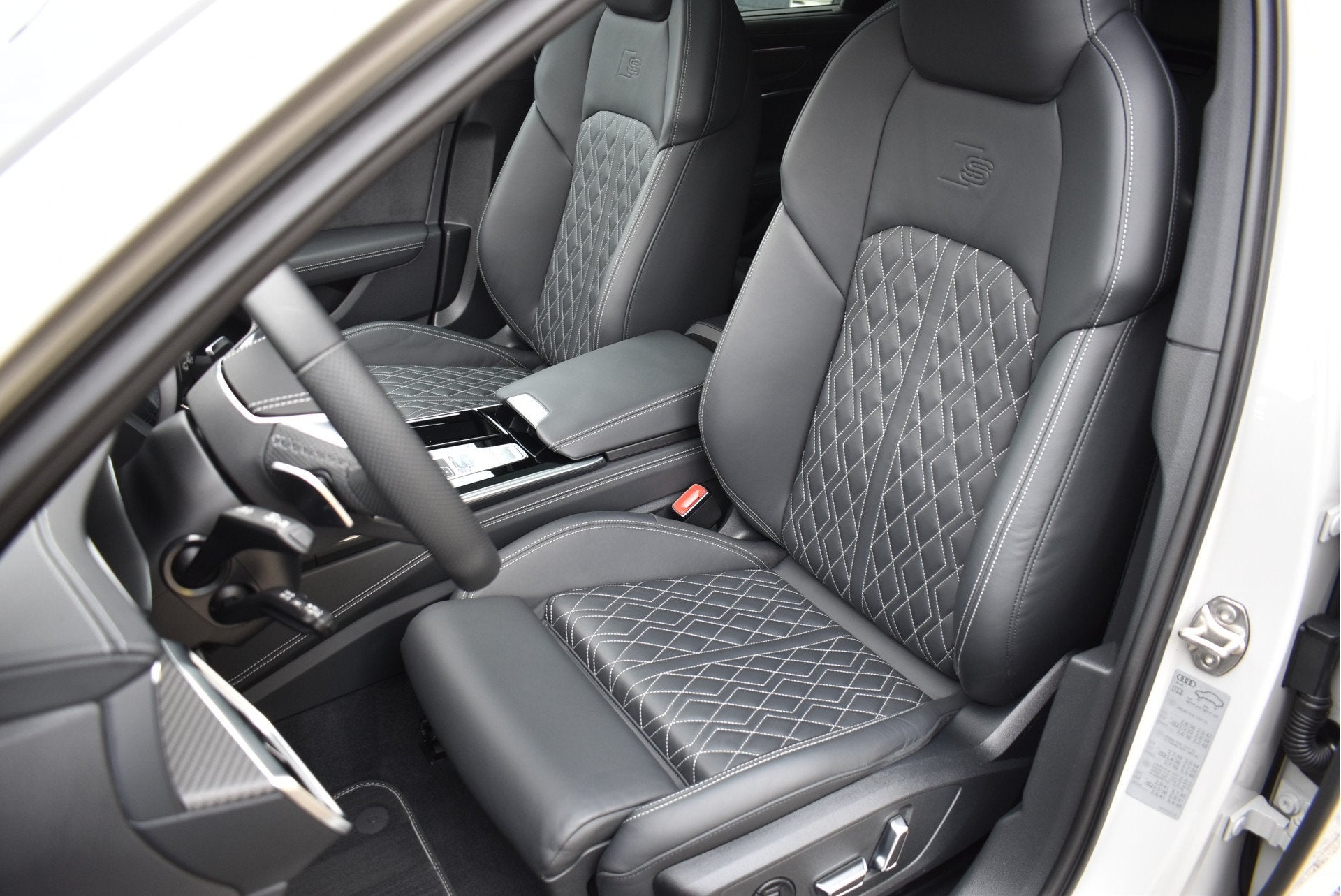 Audi A6 Avant 55 TFSI e Quattro Porsche Krijt Grijs Exclusiv, Auto's, Automaat, Dealer onderhouden, Gebruikt, Zwart
