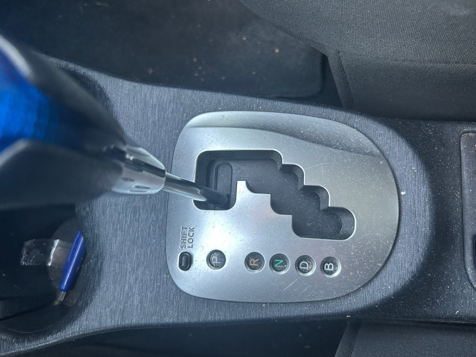 Foto 9 van Toyota Yaris 1.5 Full Hybrid 5DR 2013 apk 2027