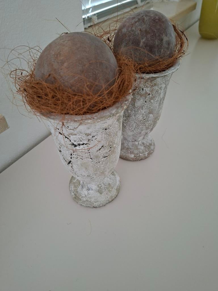 Decoratieve potten met ballen, Ophalen