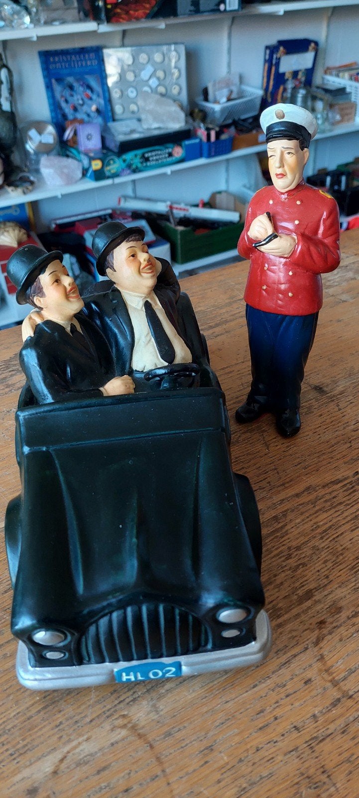 Laurel & Hardy beeldje in auto met portier, Ophalen, Gebruikt