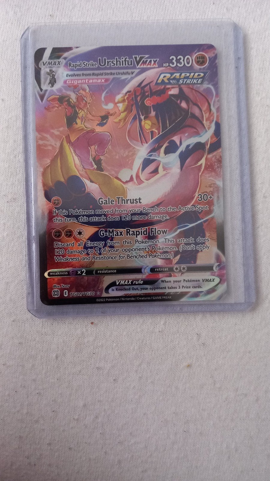 Rapid Strike Urshifu VMAX Pokémon kaart, Ophalen of Verzenden, Zo goed als nieuw, Losse kaart