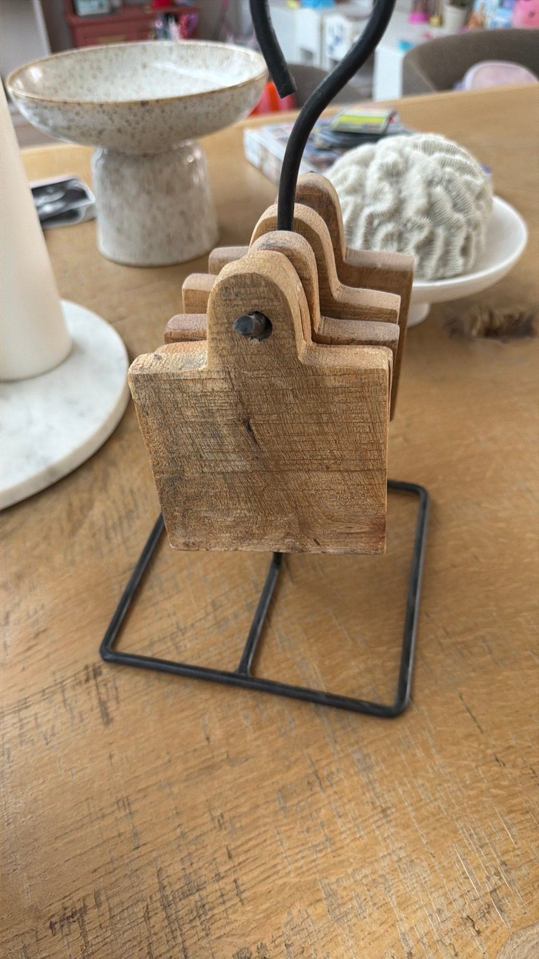 Brocante houten onderzetters met statief, Ophalen of Verzenden, Zo goed als nieuw