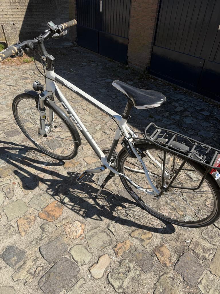 Cube Travel fiets - Wit/Zilver - Goede staat, 28 inch, Gebruikt, Vering, Velgrem