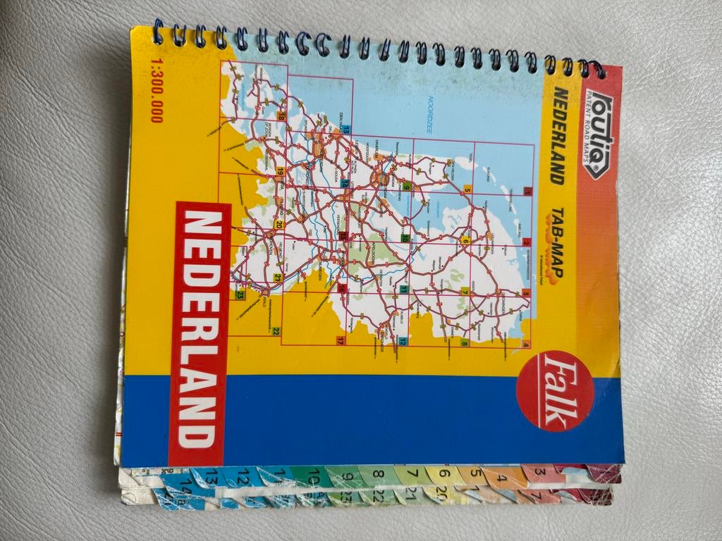 Falk Tab-Map Nederland 1:300.000 - Handige wegenkaart, Gelezen, 2000 tot heden, Ophalen of Verzenden, Landkaart