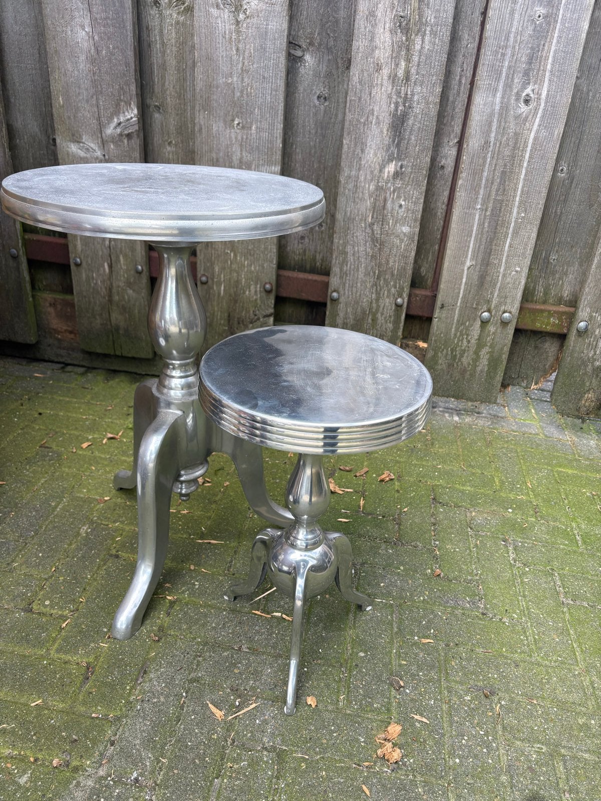 Set van 2 bijzettafels, 45 tot 60 cm, Gebruikt, Metaal of Aluminium, Ovaal