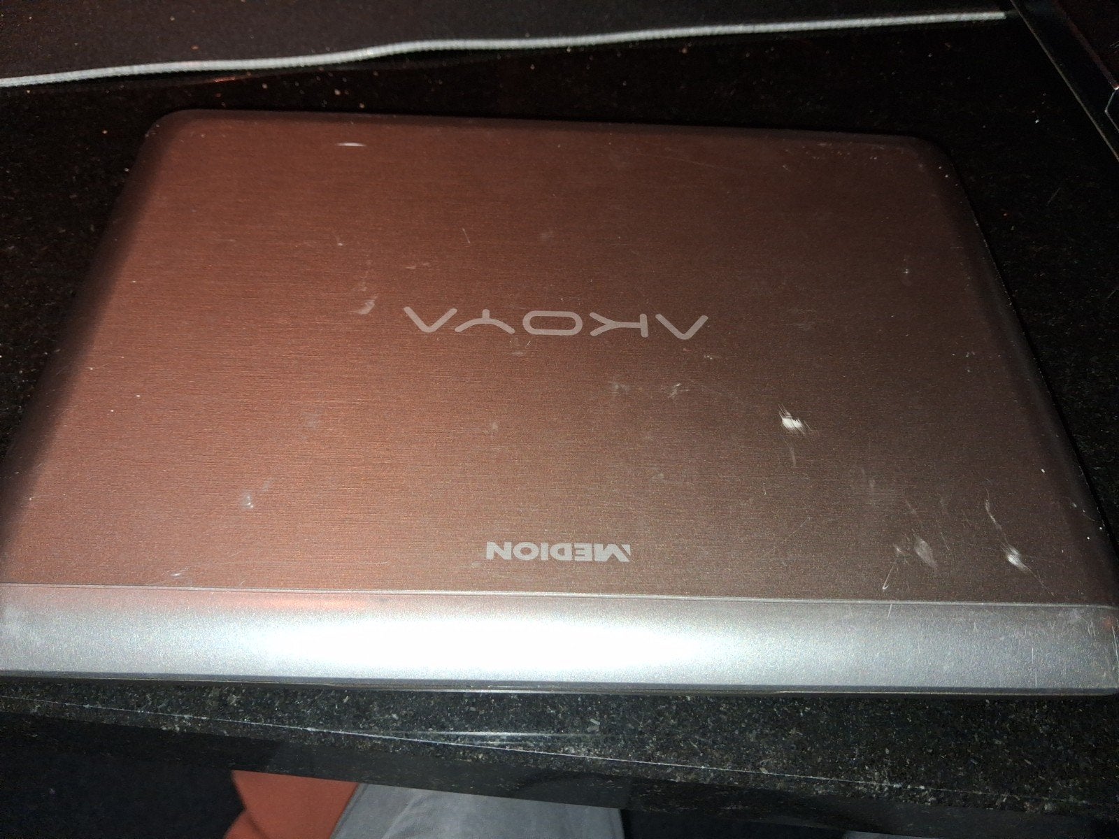 Medion Akoya laptop - Scherm gebarsten, geen oplader, Ophalen of Verzenden, Niet werkend, 11 inch, Medion
