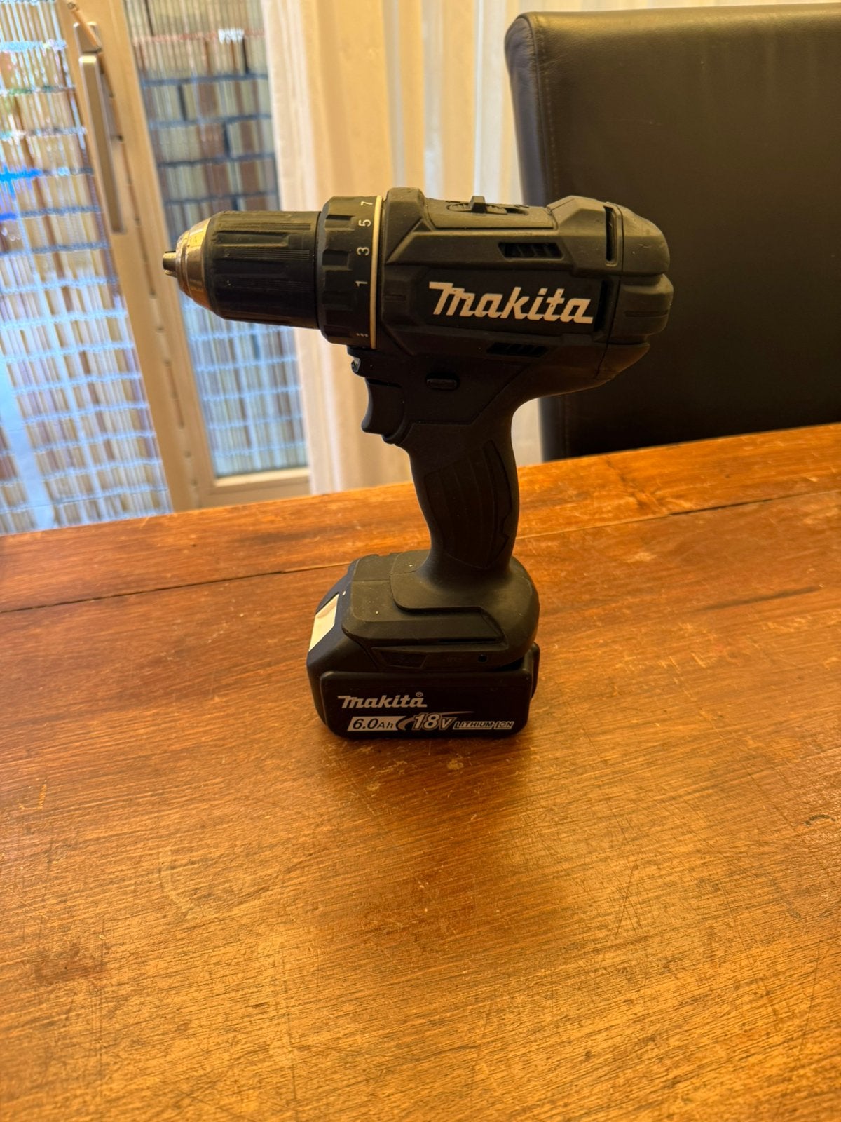 Te koop Makita accuboormachine + 6.0 Ah, Ophalen of Verzenden, Zo goed als nieuw, Boor- en Schroefmachine