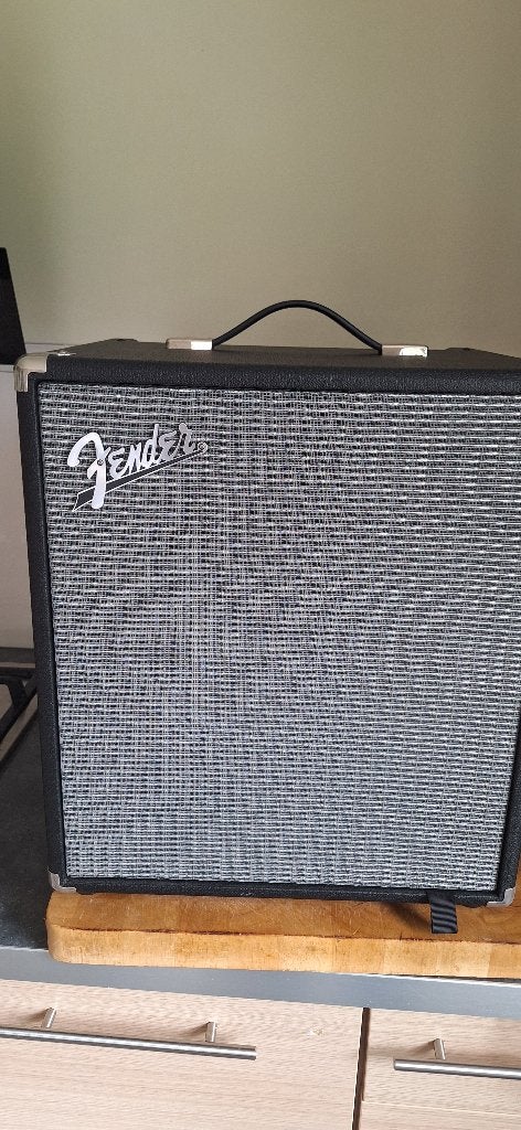 Fender rumble 100, Ophalen, Zo goed als nieuw, Basgitaar, 100 watt of meer