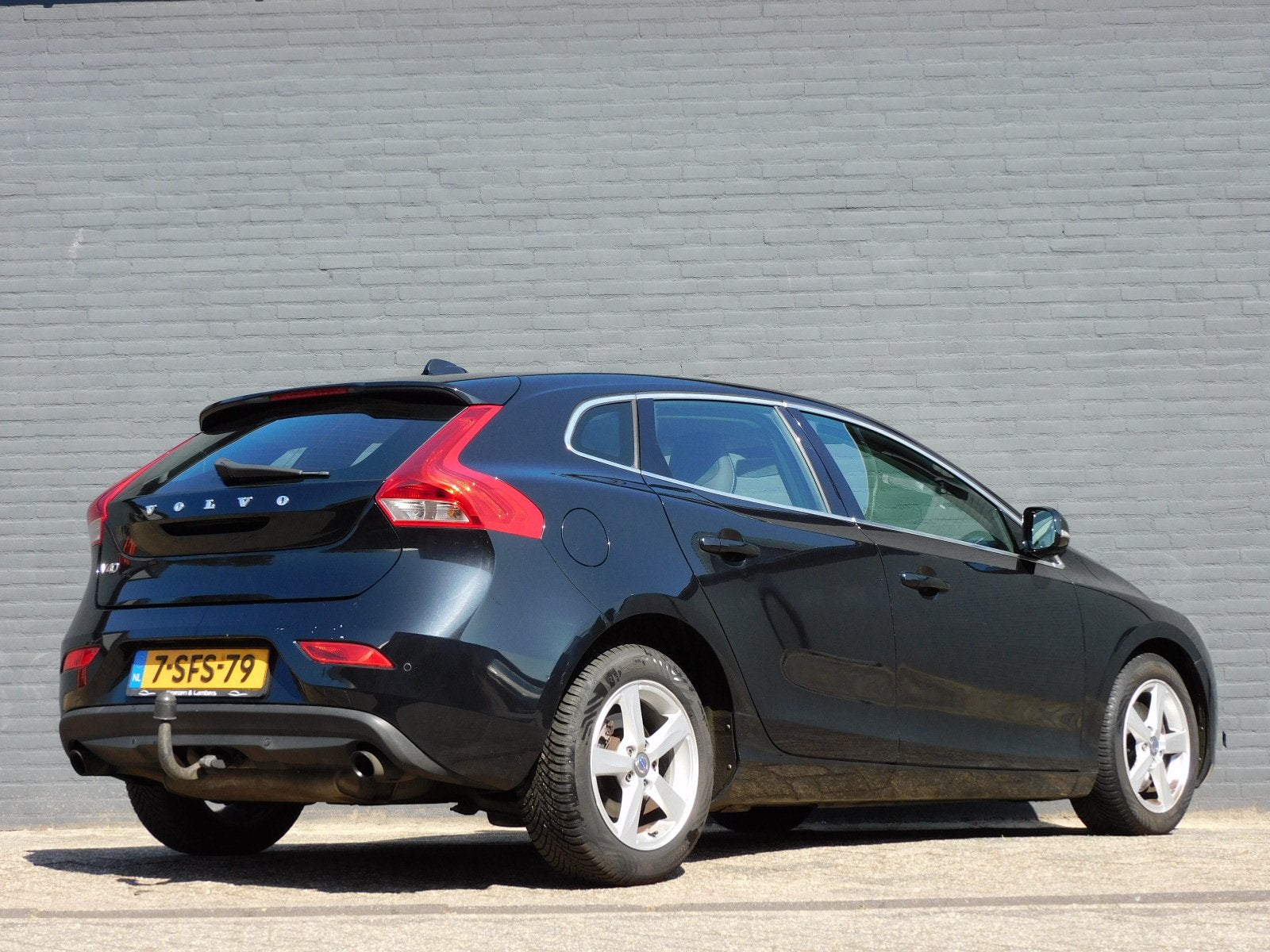 Volvo V40 1.6 T3 Momentum TOPSTAAT! PERFECT ONDERHOUDEN! NAV, Auto's, Volvo, Voorwielaandrijving, Startonderbreker, Gebruikt, Zwart