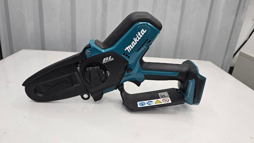 Makita Akku Astsäge Kettensäge DUC101 18V, Ophalen of Verzenden, Zo goed als nieuw