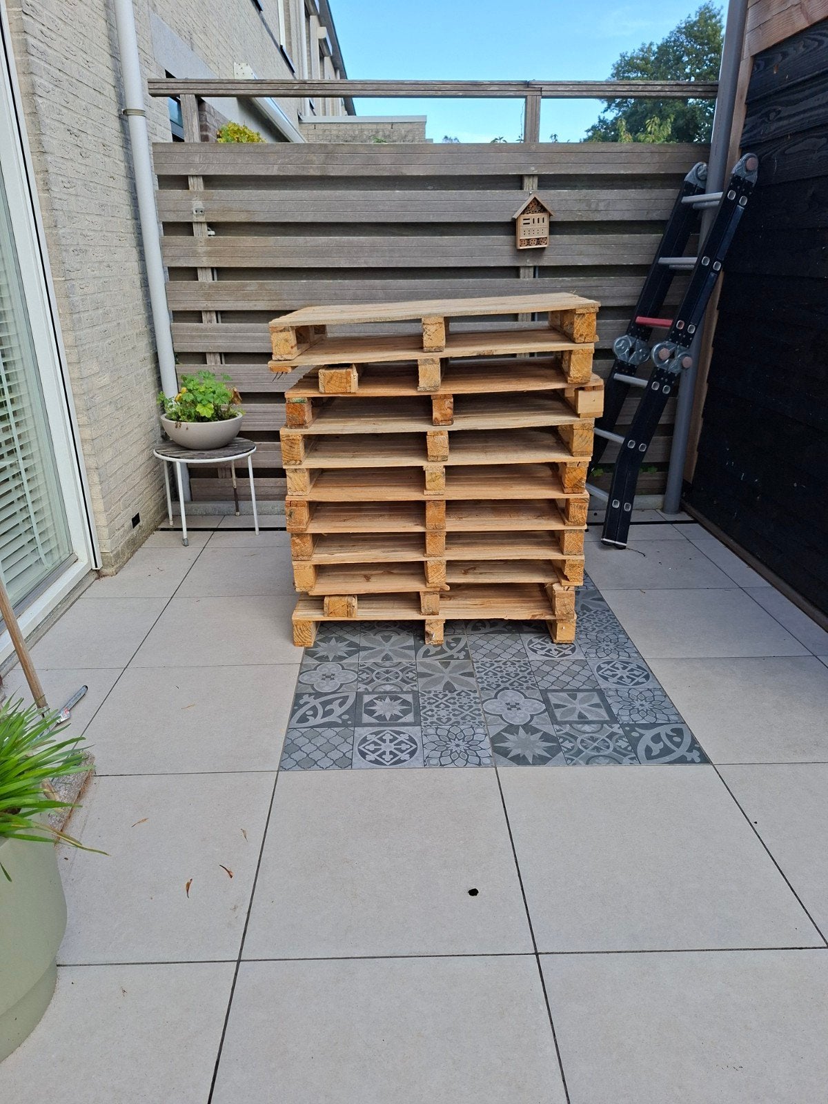 Gratis af te halen: Brandhout/sloophout (pallets), Minder dan 3 m³, Ophalen, Overige houtsoorten, Blokken