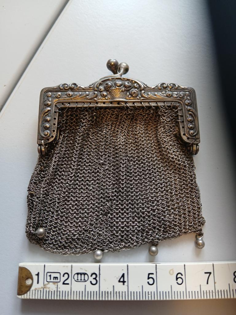 Charmante antieke portemonnee met zilveren sluiting, Antiek en Kunst, Ophalen of Verzenden, Zilver