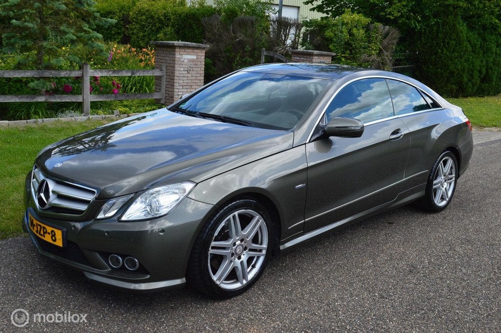 Mercedes E-klasse Coupé E250 CGI AMG Styling zeer netjes!, Auto's, Mercedes-Benz, Euro 5, Achterwielaandrijving, 4 cilinders, 4 stoelen