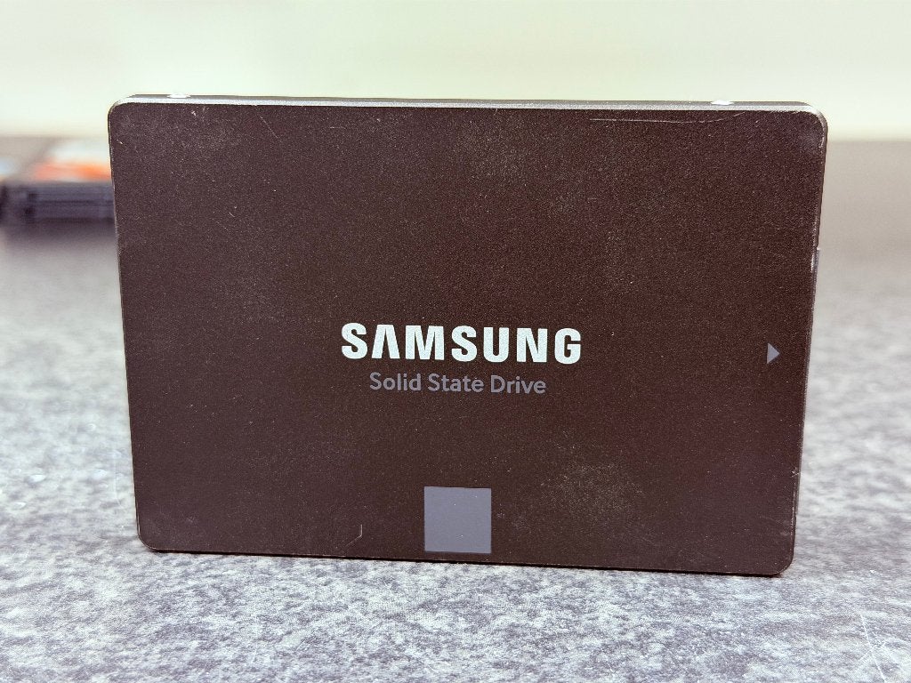 Samsung 850 EVO SSD - 250GB - 2.5" SATA SSD - 1 beschikbaar, Computers en Software, Harde schijven, Intern, Gebruikt, Ophalen of Verzenden
