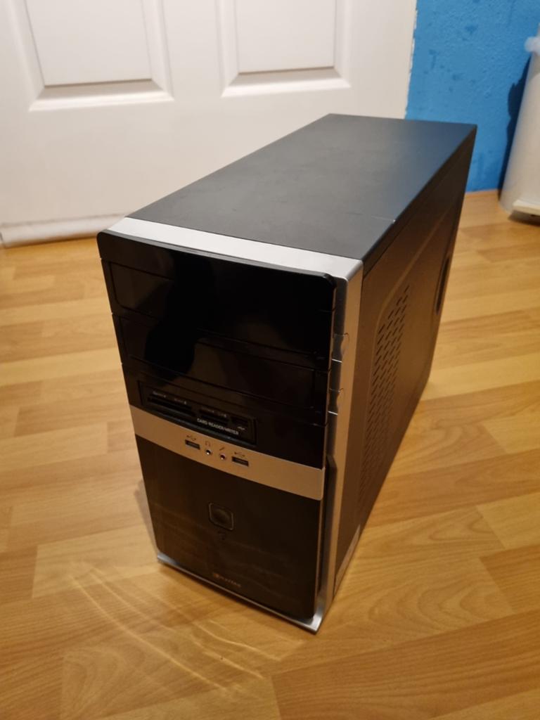 Desktop PC met Windows 10, 4GB RAM, 500GB HDD, Computers en Software, Desktop Pc's, Gebruikt, Minder dan 2 Ghz, HDD, 4 GB, Met videokaart
