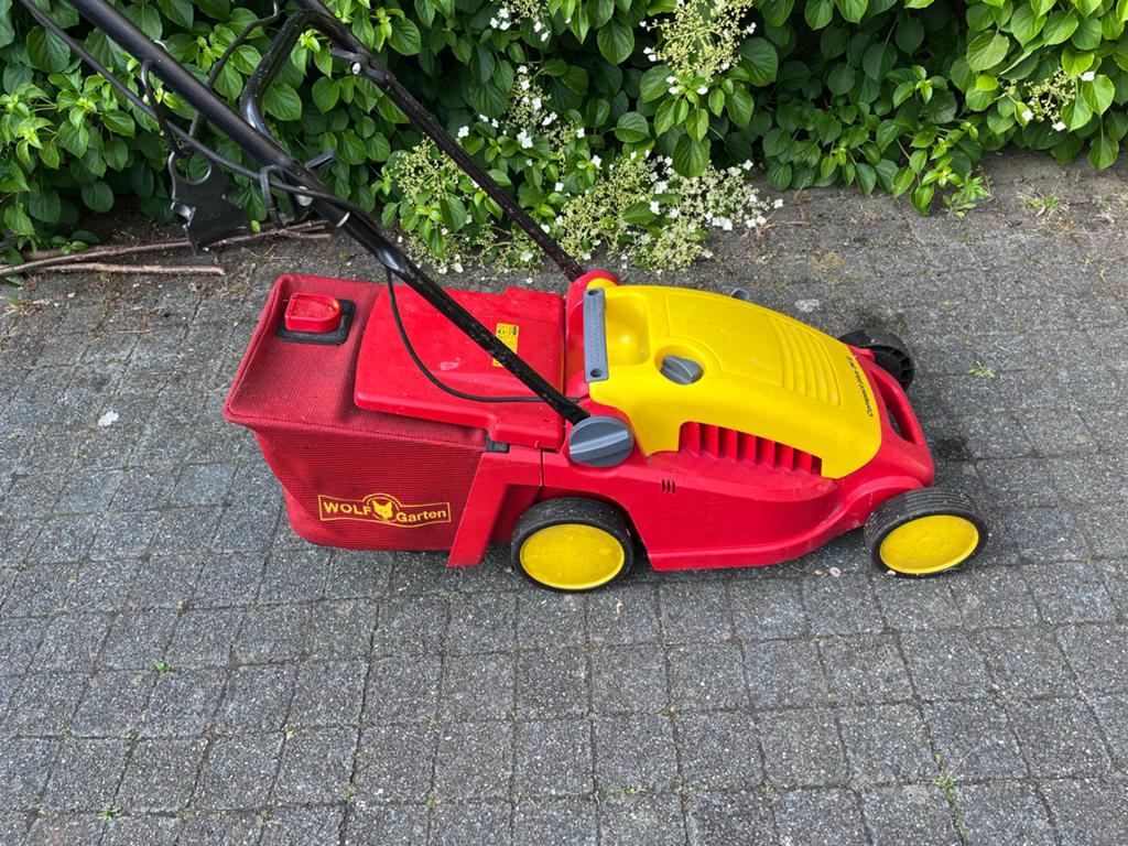WOLF compact plus 34E GRASMAAIER + 30m snoer + 30m tuinslang, Cirkelmaaier, Ophalen, Gebruikt