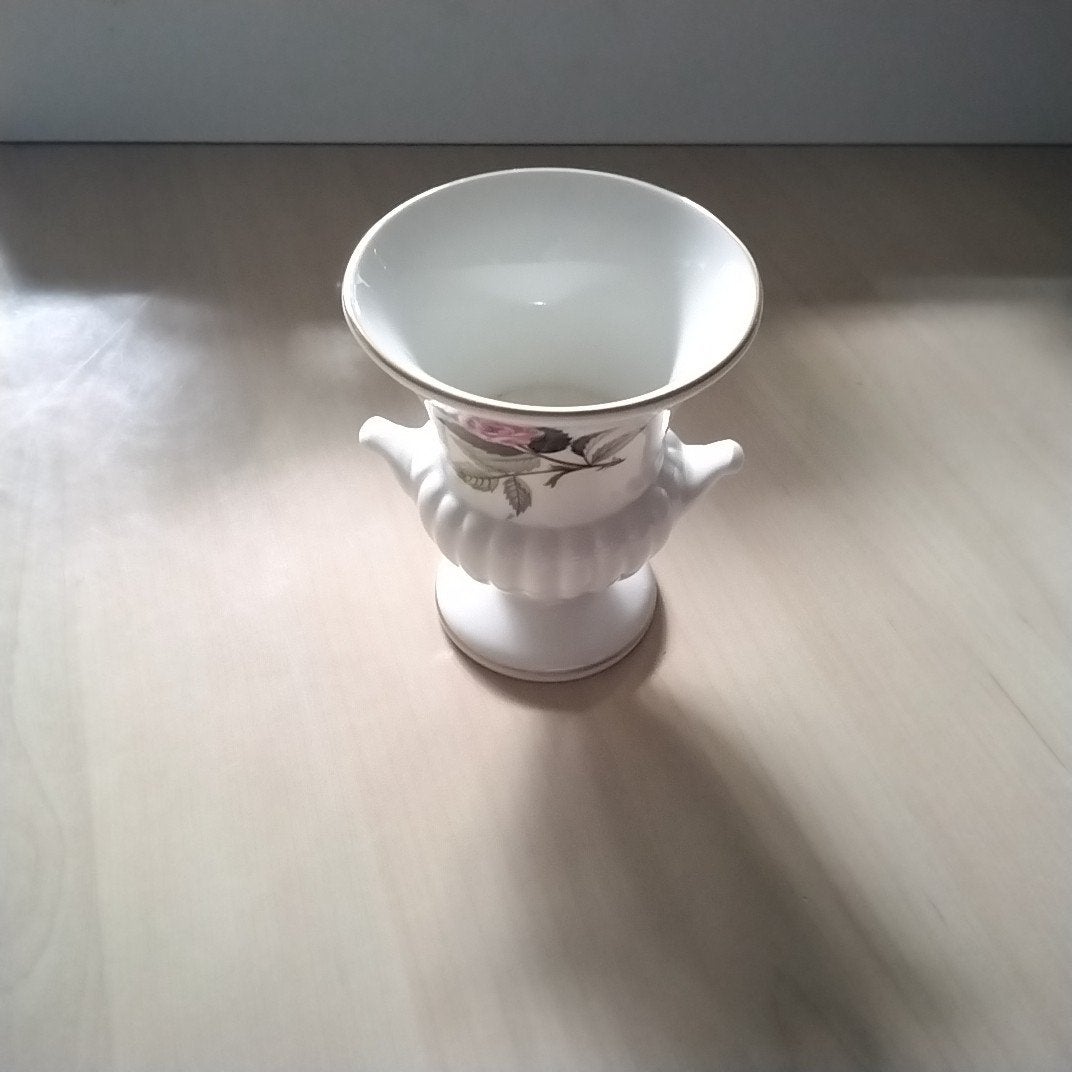 Wedgwood  lepelvaasje, Ophalen of Verzenden, Zo goed als nieuw, Porselein, Overige typen