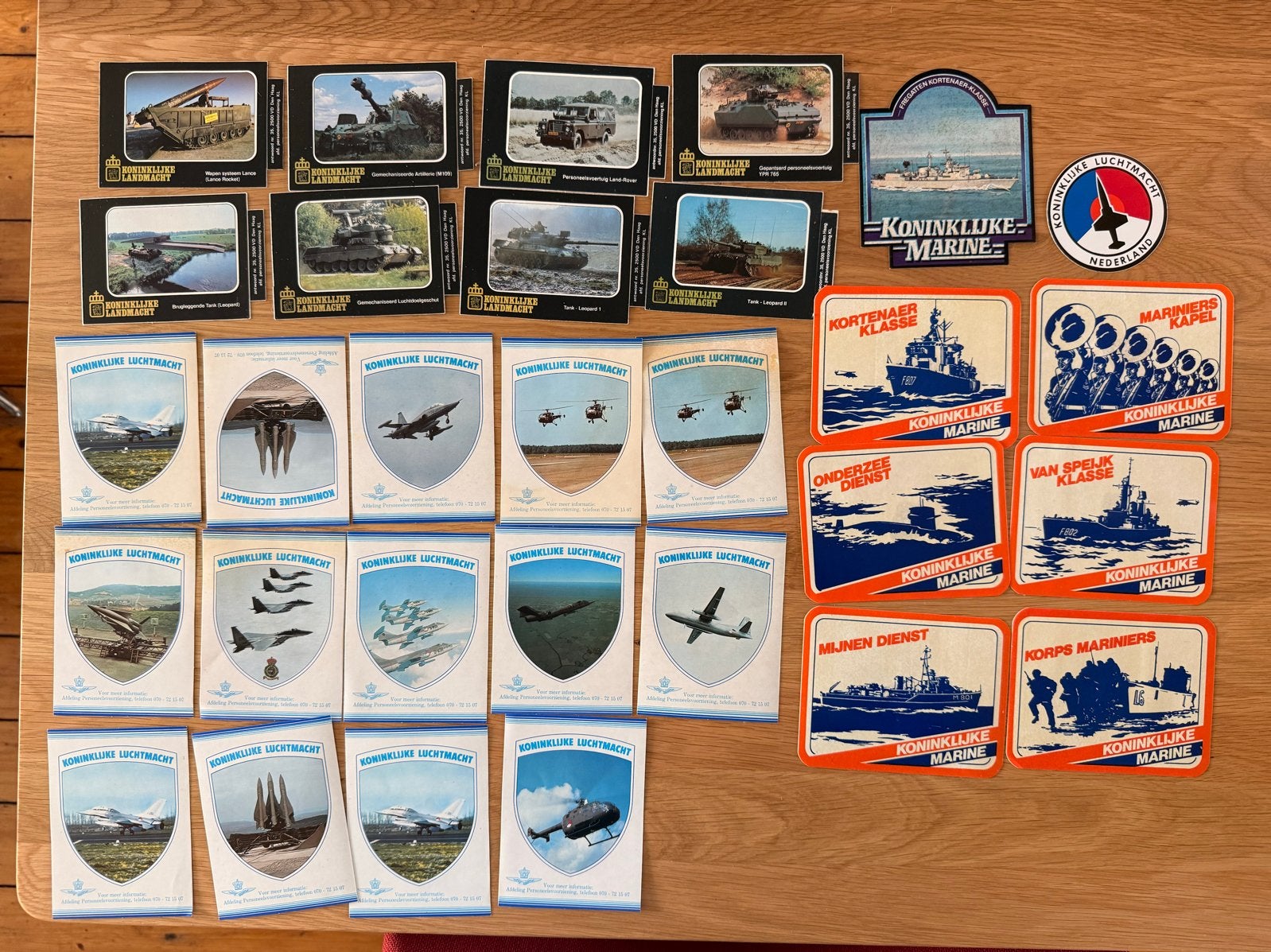 Verzameling militaire stickers vintage marine landmacht, Ophalen of Verzenden, Landmacht, Nederland, Overige typen