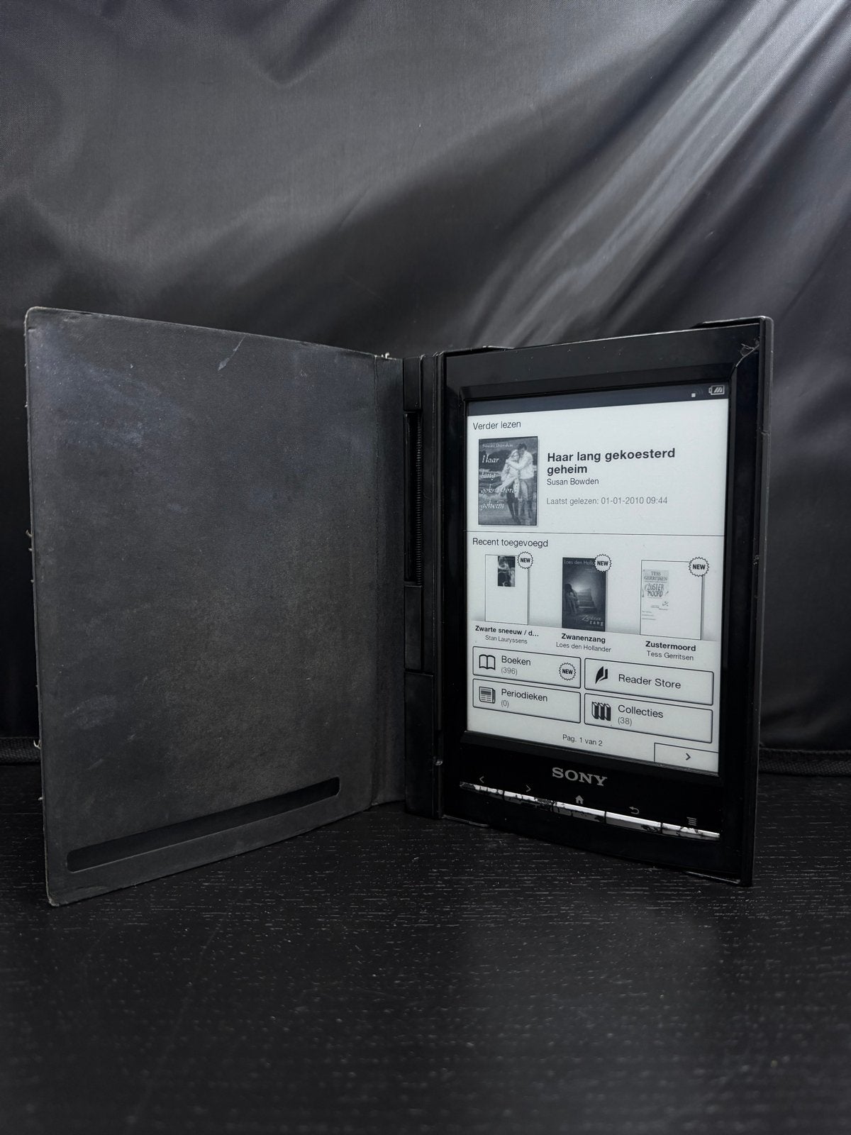 Sony Reader PRS-T1 met 369 boeken + hoes met lamp  Werkend, Computers en Software, E-readers, Gebruikt, Ophalen of Verzenden, 4 GB of minder