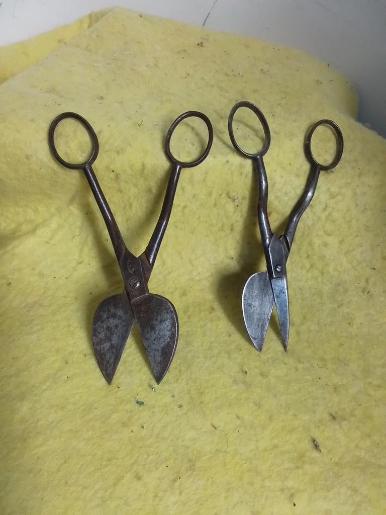 14997) 2 antieke schaartjes, Antiek en Kunst, Antiek | Gereedschap en Instrumenten, Ophalen of Verzenden