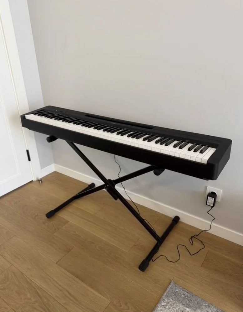Yamaha P-145B, Zwart, Ophalen of Verzenden, Zo goed als nieuw, Piano